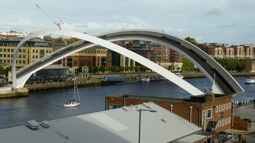 Newcastle: Milennium Bridge