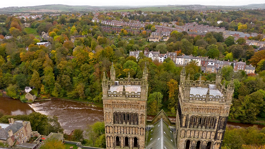 Durham: View at river Wear from the Cathedrals tower