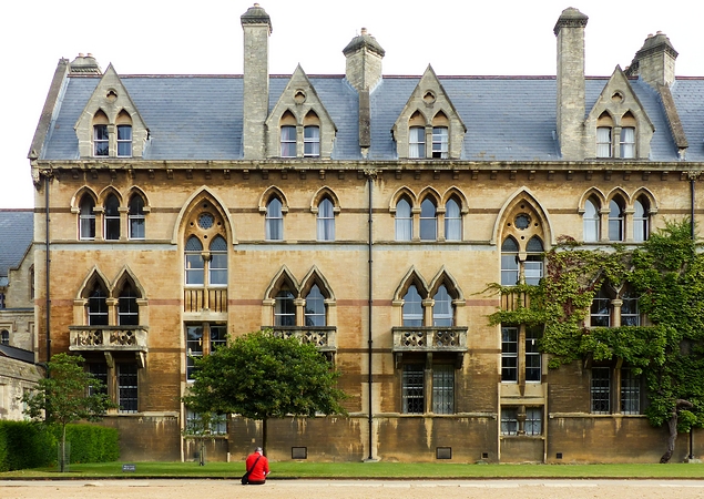 Oxford; Christ Church College. facade